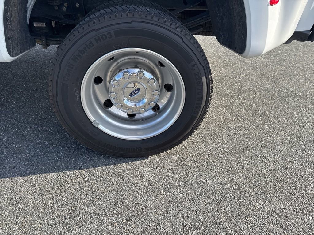Certified 2023 Ford F450 Lariat w/ Chrome Package image 9