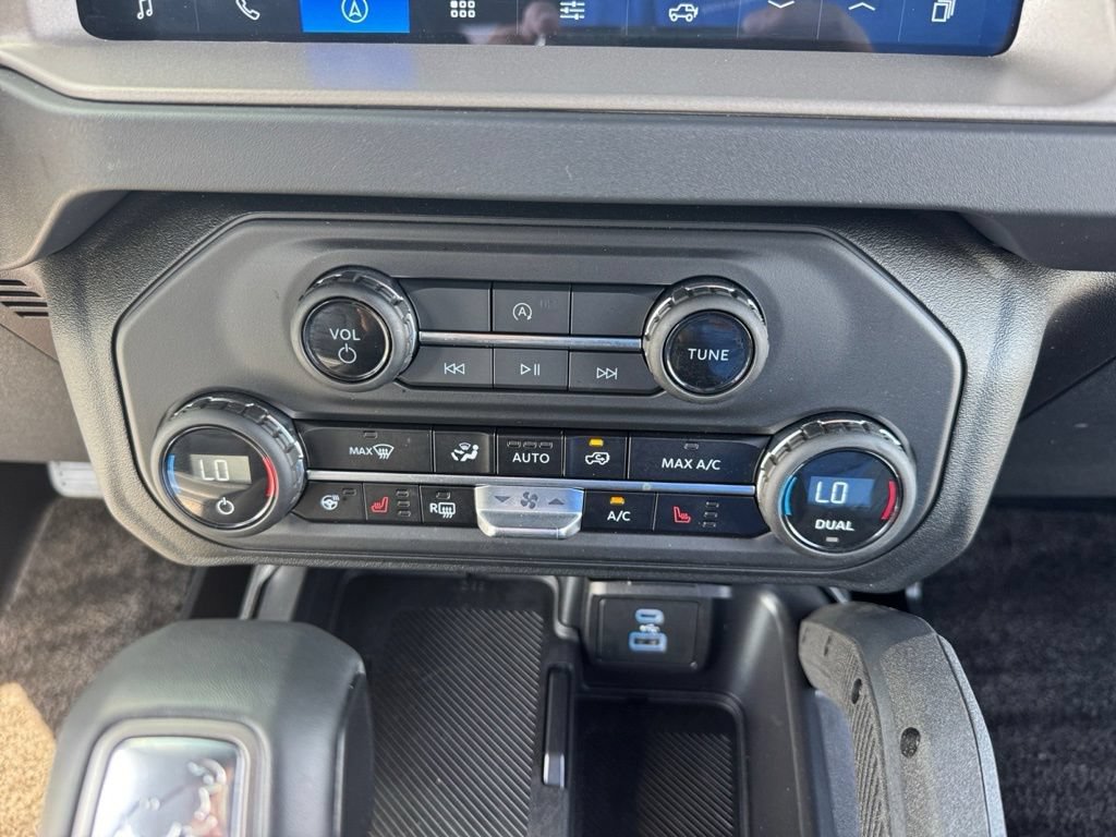 Certified 2025 Ford Bronco Outer Banks w/ Sasquatch Package AWD/4WD image 19