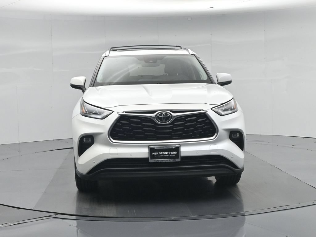 Used 2022 Toyota Highlander Limited FWD image 61