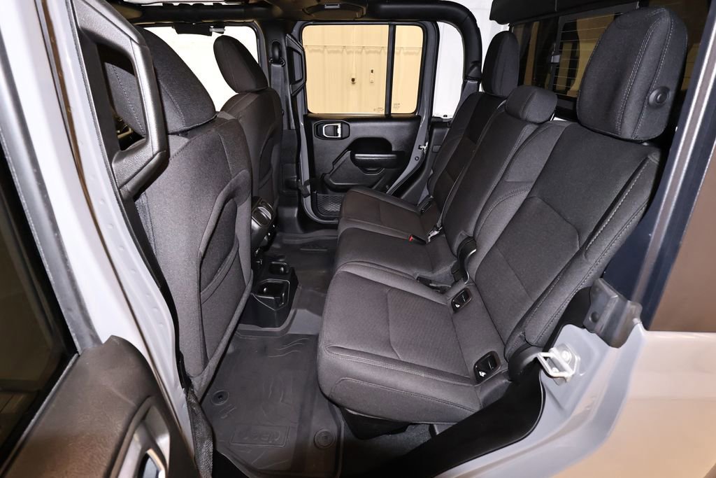 Used 2023 Jeep Gladiator Willys image 16