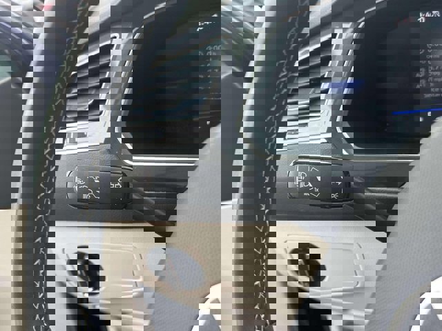 Used 2022 Volkswagen Tiguan SE w/ Panoramic Sunroof Package image 26