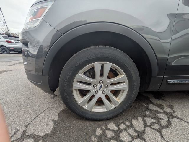 Certified 2019 Ford Explorer XLT w/ Equipment Group 202A AWD/4WD image 10