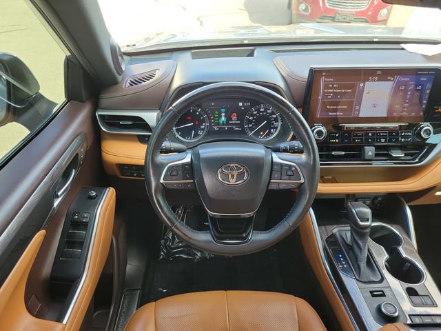 Used 2021 Toyota Highlander Platinum AWD/4WD image 11