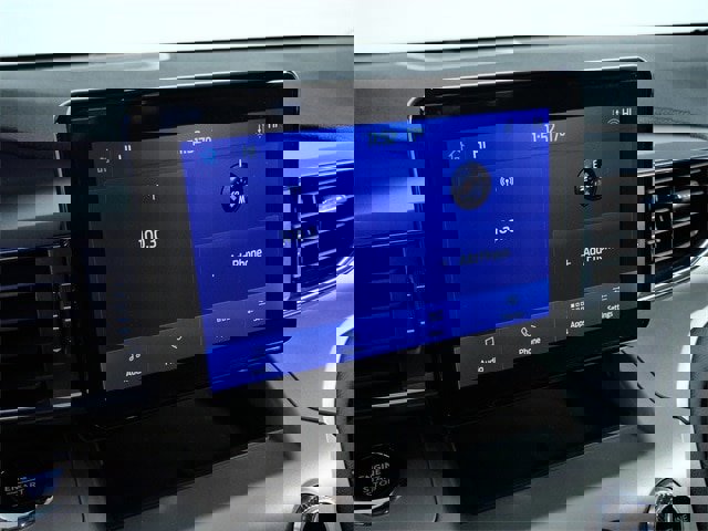 Certified 2023 Ford Explorer XLT w/ Equipment Group 202A image 24