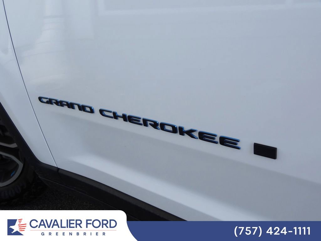 Used 2024 Jeep Grand Cherokee Trailhawk w/ Advanced Protech Group II AWD/4WD image 64