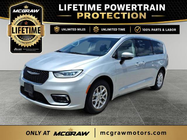 Used 2023 Chrysler Pacifica Touring-L FWD image 1