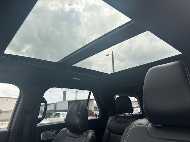 Certified 2023 Ford Explorer ST-Line w/ Class IV Trailer Tow Package image 12