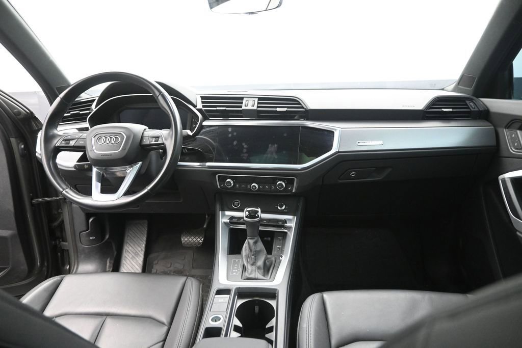 Used 2021 Audi Q3 2.0T Premium w/ Convenience Package AWD/4WD image 16
