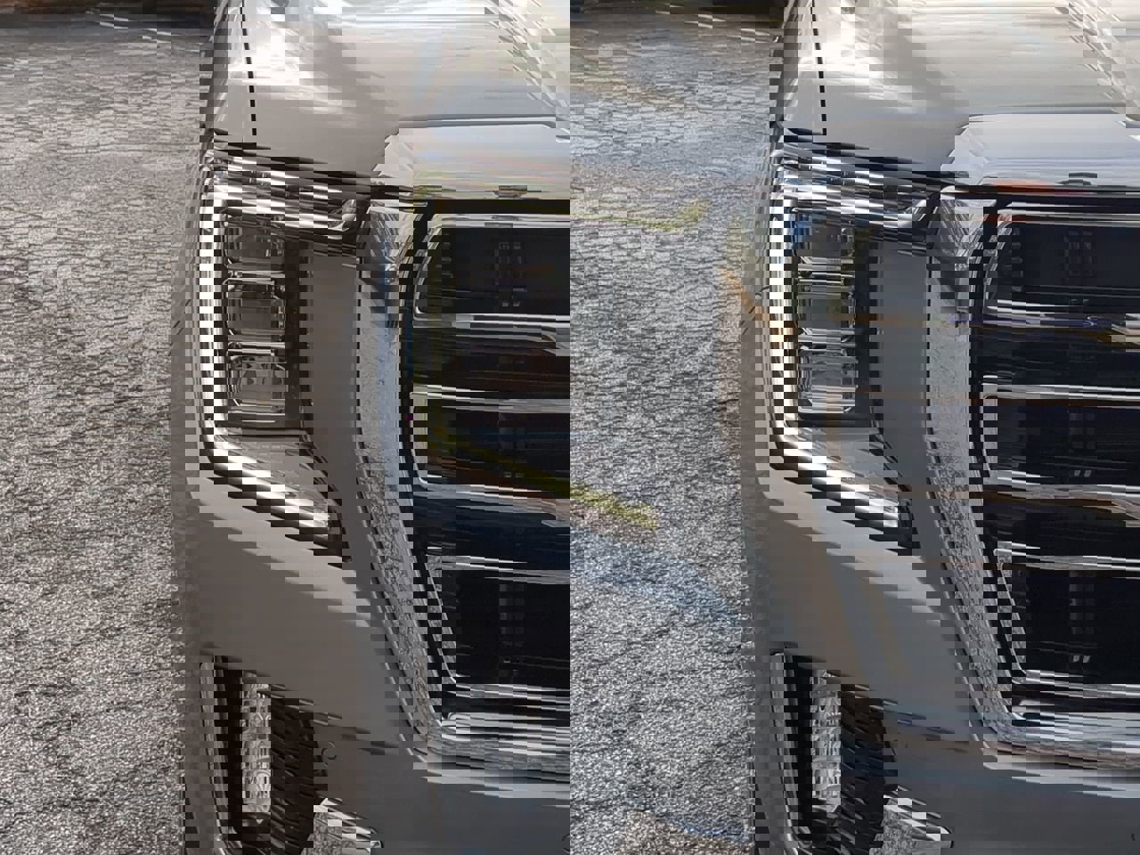 Used 2023 GMC Yukon SLT image 8