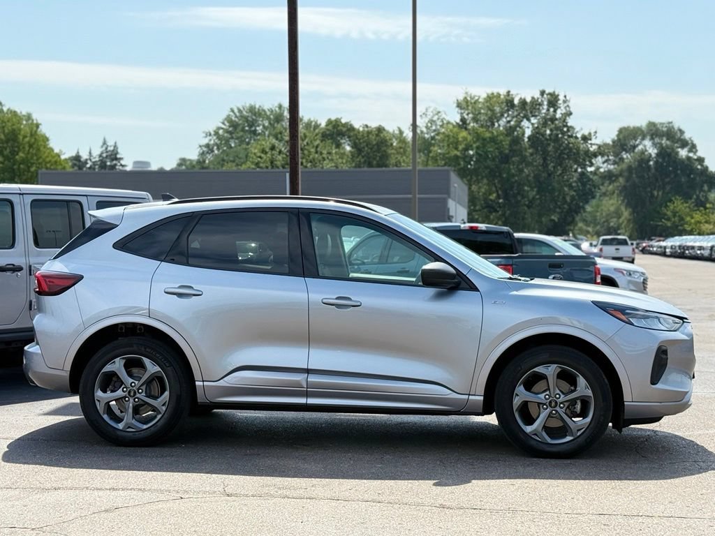 Certified 2024 Ford Escape ST-Line w/ Tech Pack #1 AWD/4WD image 31