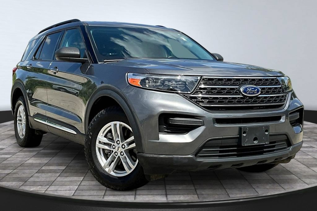 Certified 2022 Ford Explorer XLT AWD/4WD image 3