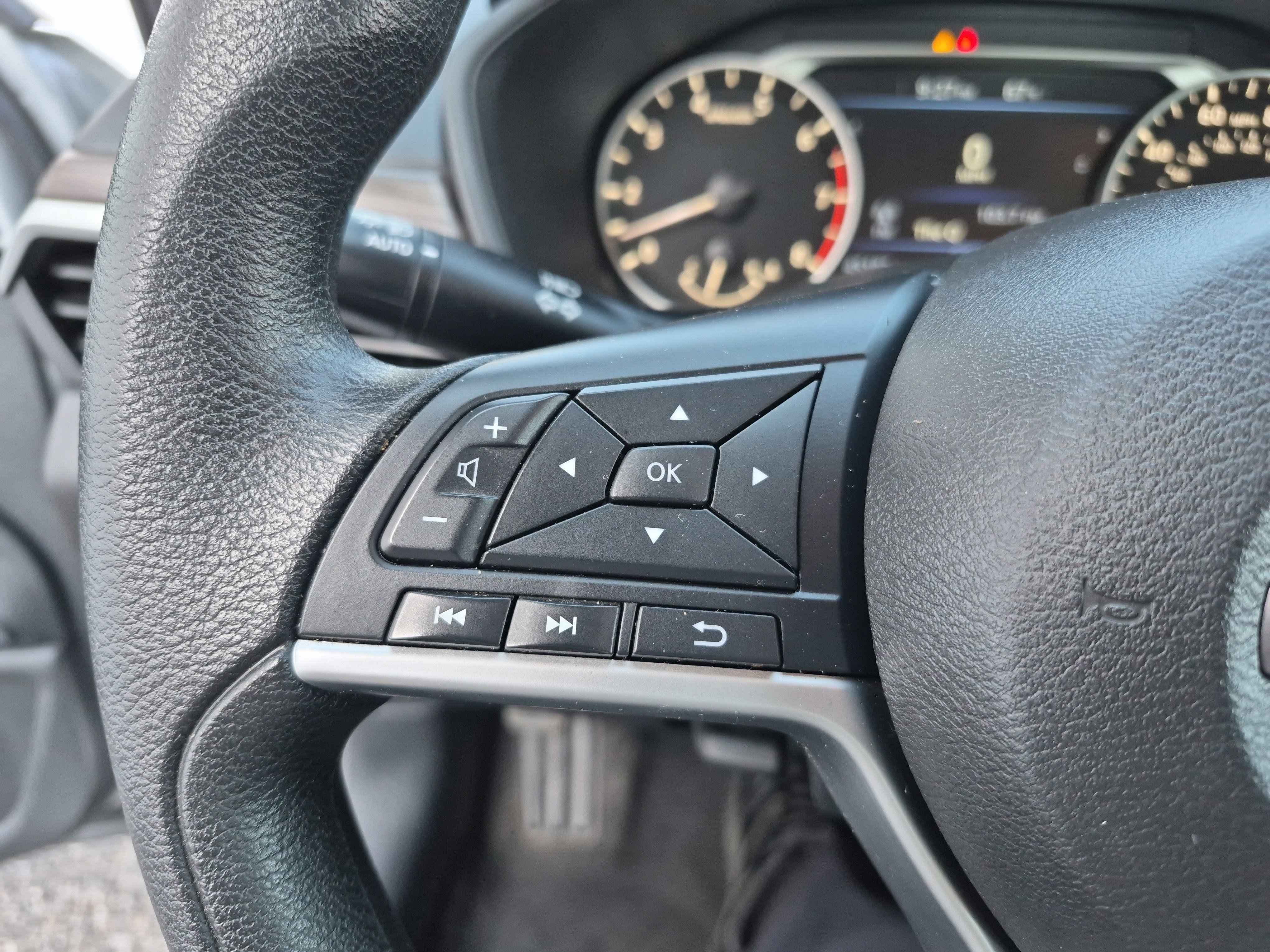 Used 2024 Nissan Altima 2.5 SV image 23