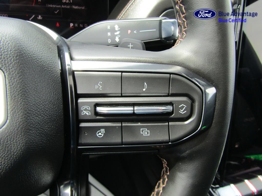 Used 2025 GMC Yukon XL AT4 w/ AT4 Premium Package AWD/4WD image 34