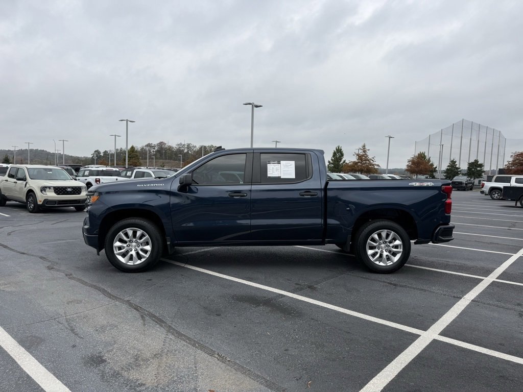 Used 2022 Chevrolet Silverado 1500 Custom image 2