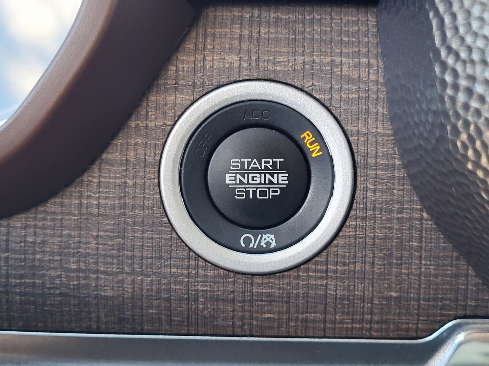 Used 2024 RAM 1500 Limited image 24