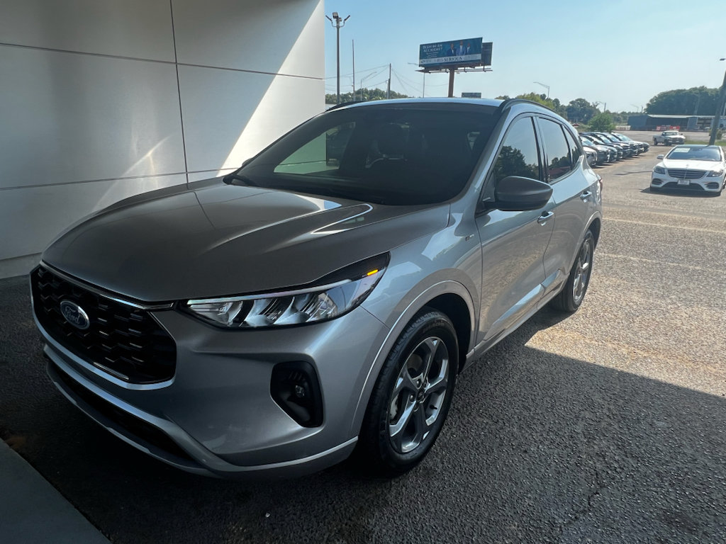 Certified 2023 Ford Escape ST-Line Select w/ Tech Pack #1 AWD/4WD image 5
