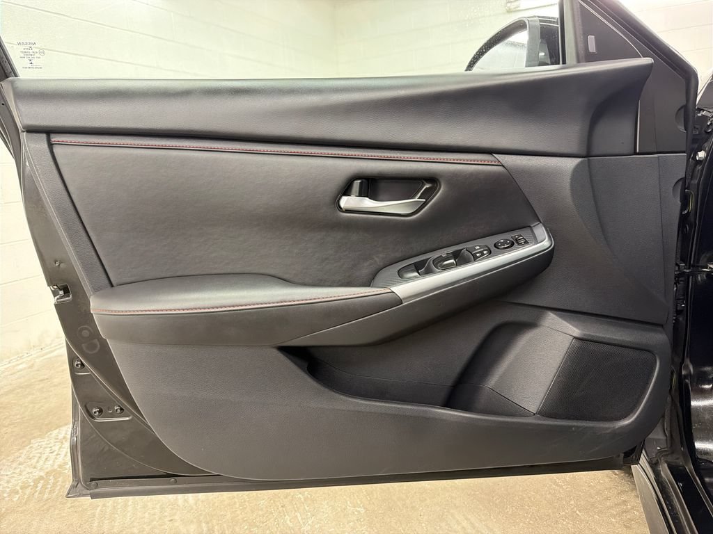 Used 2025 Nissan Sentra SR FWD image 16