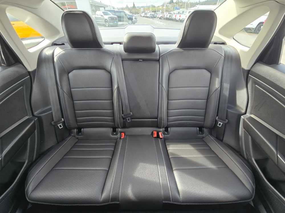 Used 2024 Volkswagen Jetta SE image 18