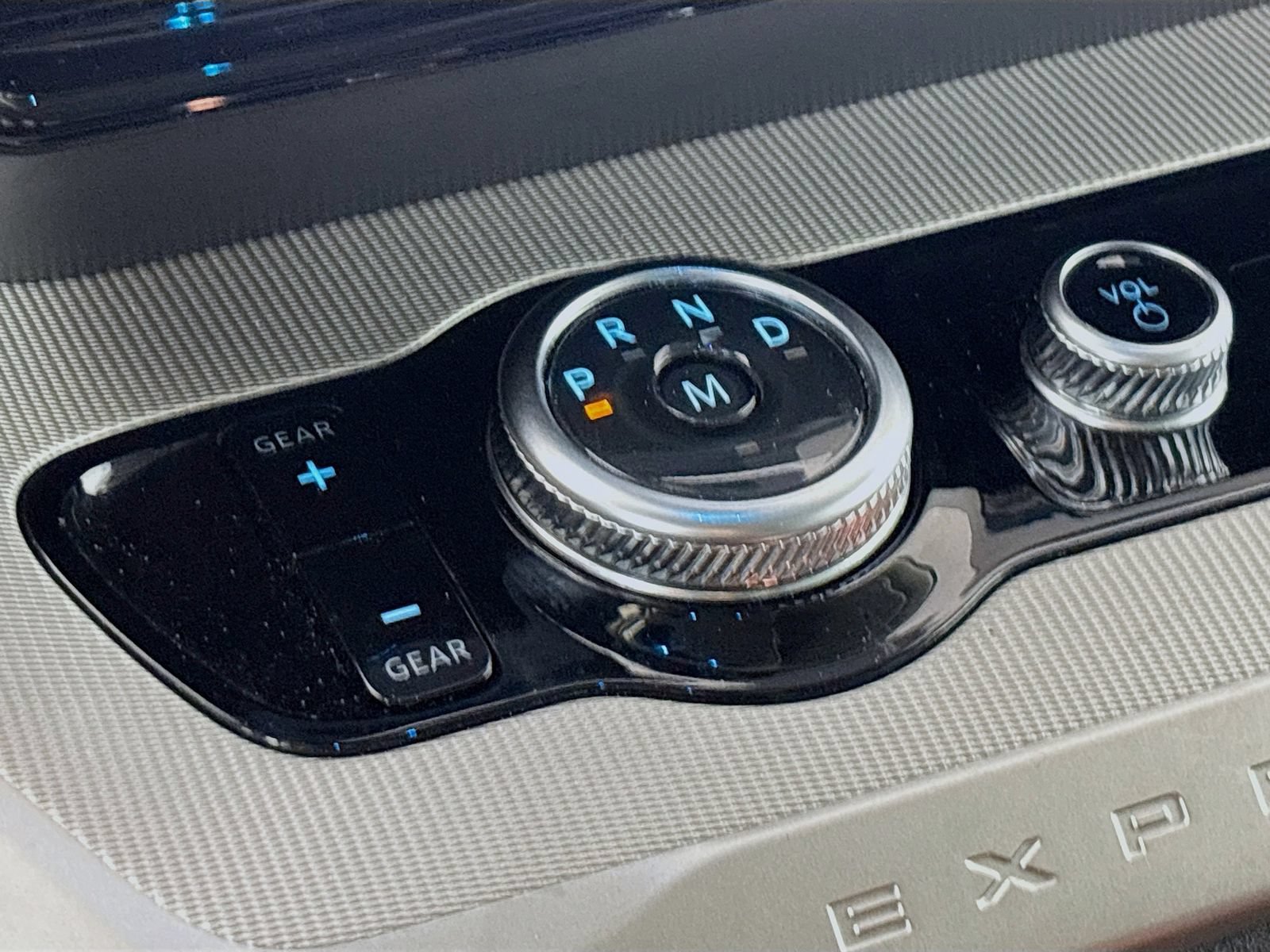 Certified 2025 Ford Expedition Active AWD/4WD image 18