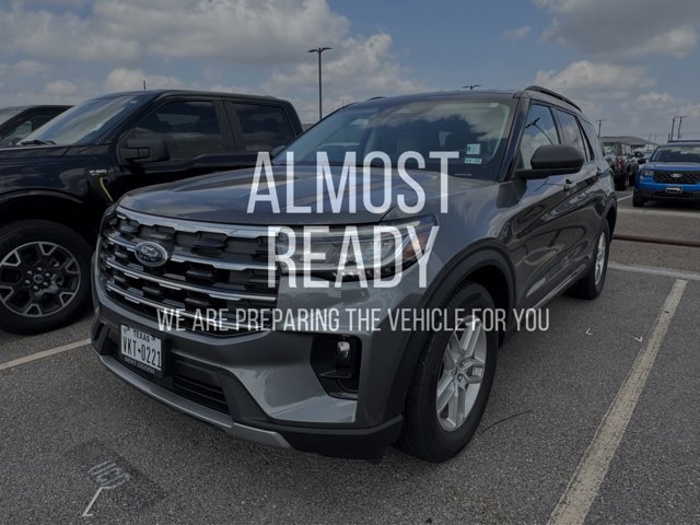 Certified 2025 Ford Explorer Active w/ Active Comfort Package image 2