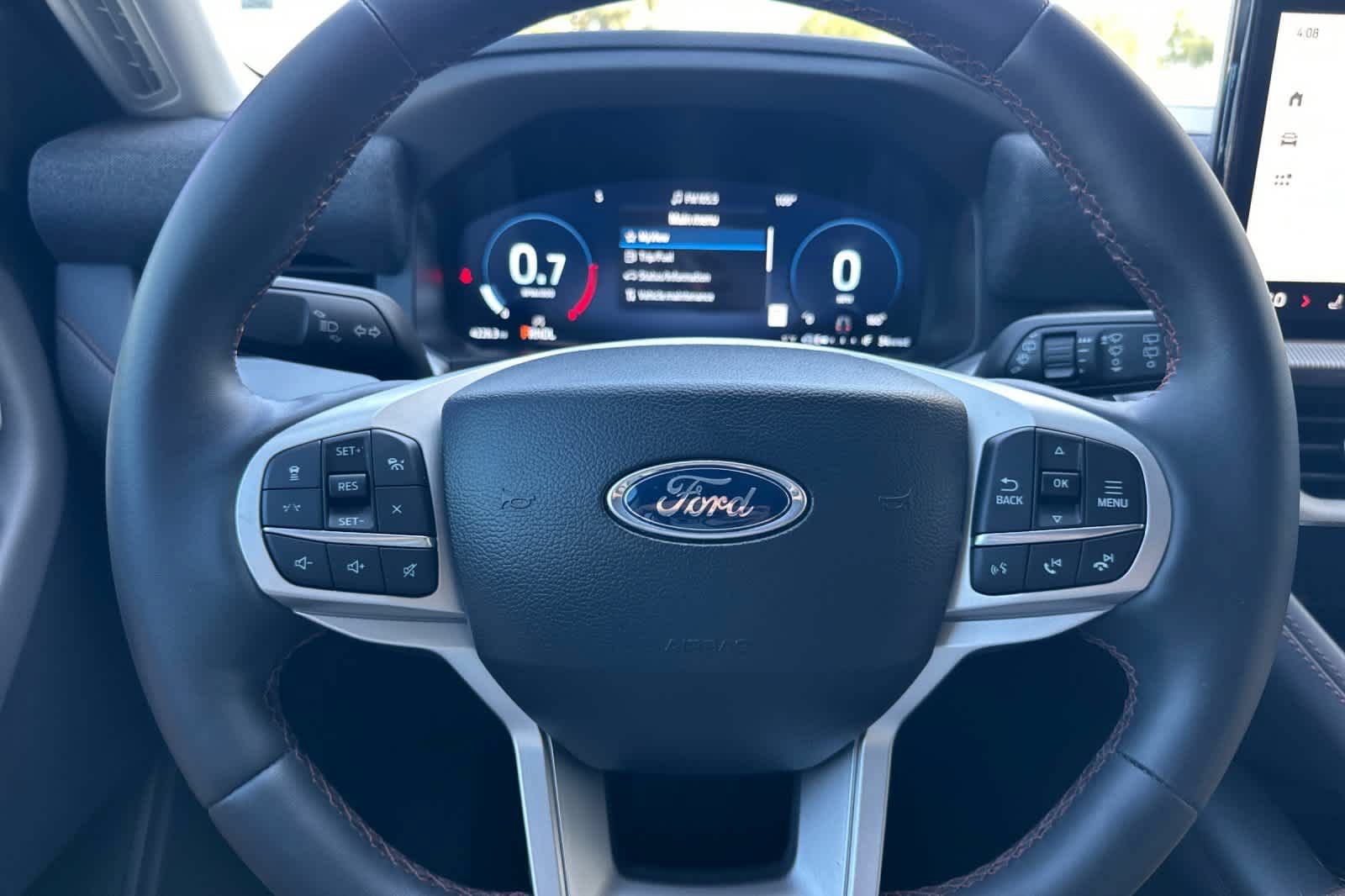 Certified 2025 Ford Explorer Active RWD image 25