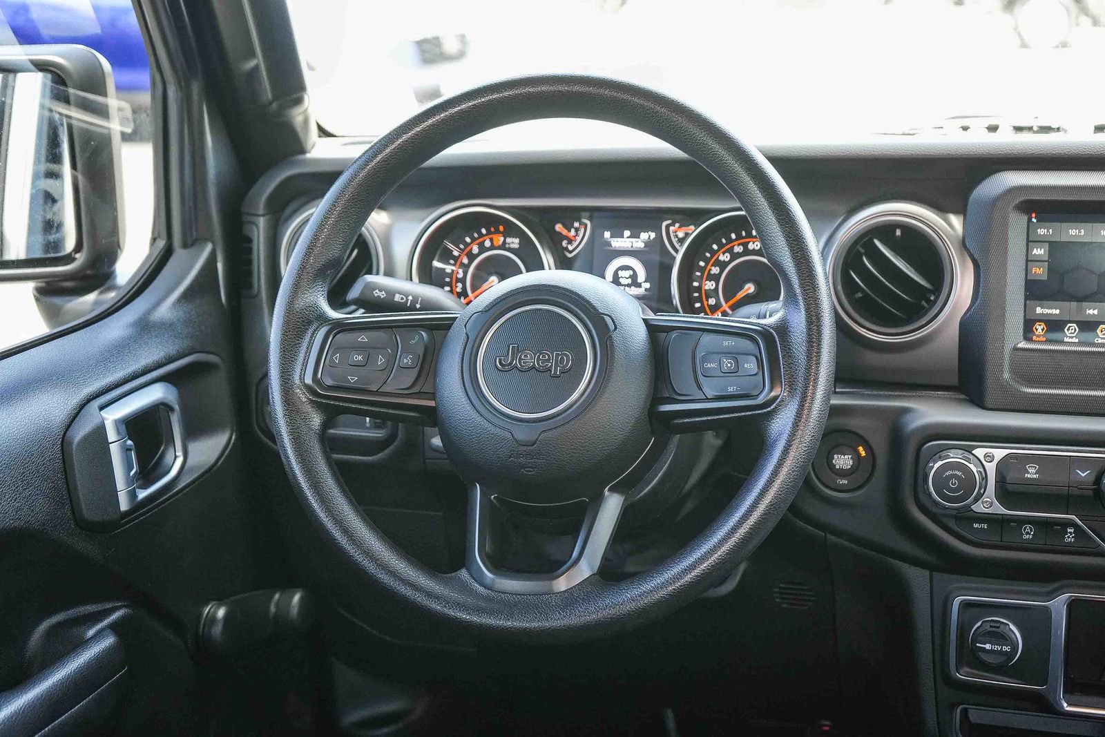 Used 2023 Jeep Gladiator Sport AWD/4WD image 17