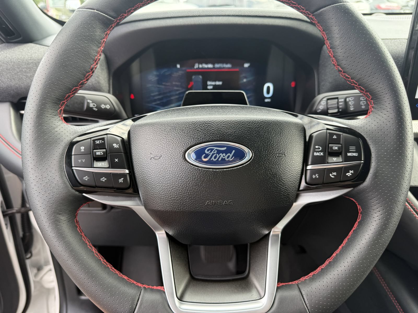 Certified 2025 Ford Explorer ST-Line AWD/4WD image 32
