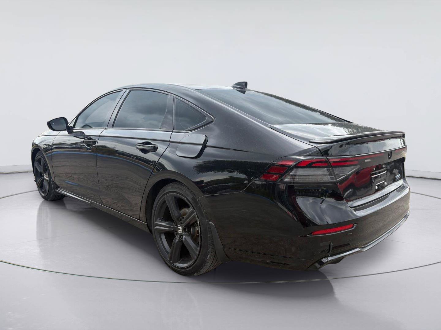 Used 2023 Honda Accord Sport image 3