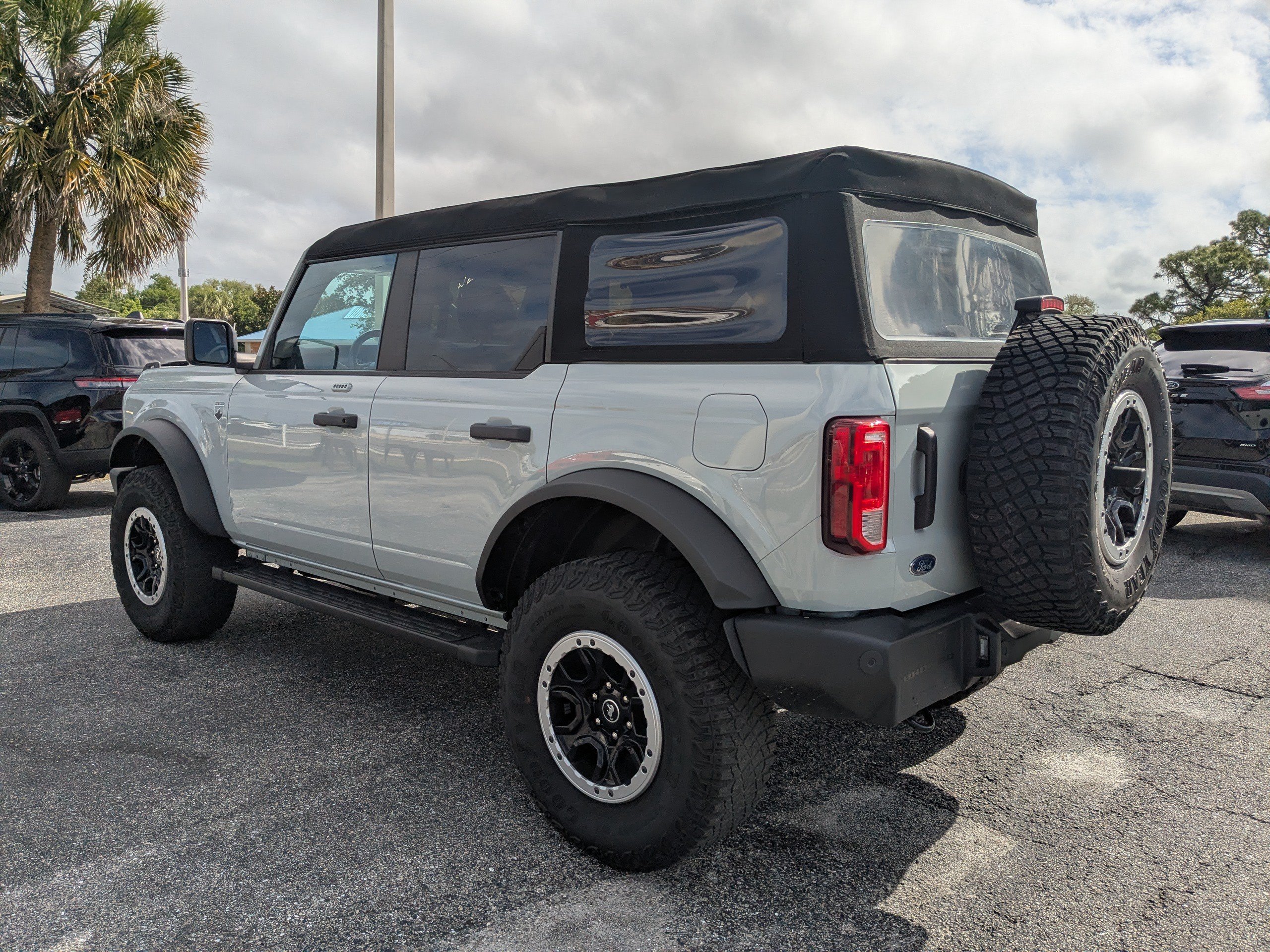 Certified 2023 Ford Bronco Big Bend w/ Sasquatch Package AWD/4WD image 6