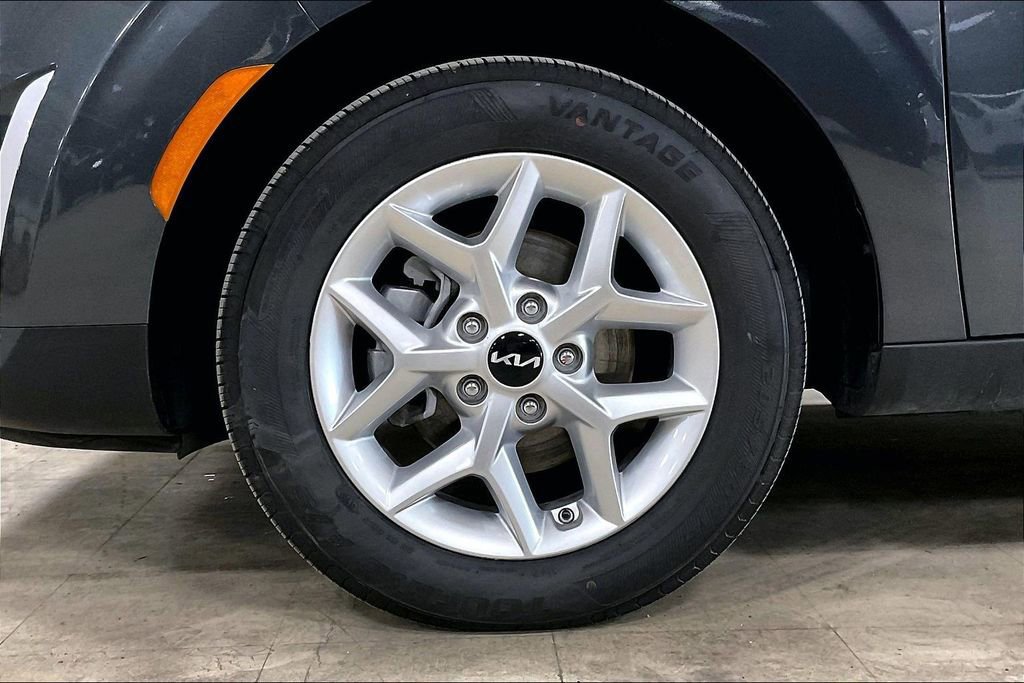 Used 2024 Kia Soul LX w/ LX Technology Package image 11