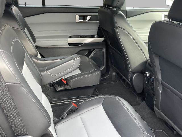 Certified 2022 Ford Explorer XLT w/ Equipment Group 202A image 18
