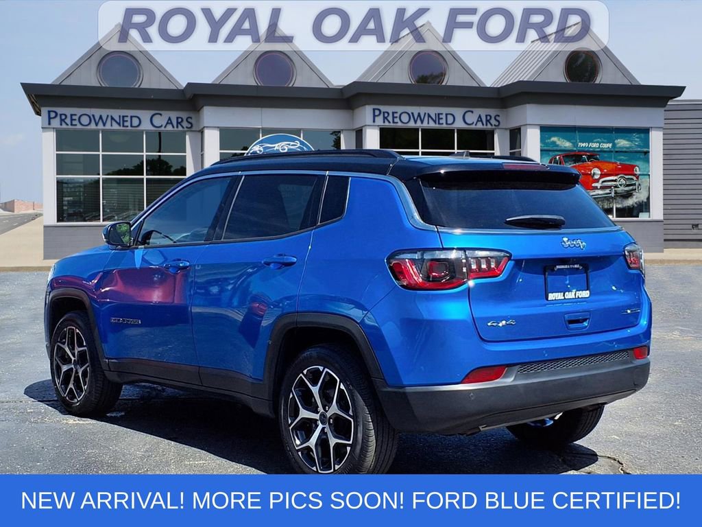 Used 2025 Jeep Compass Limited AWD/4WD image 2