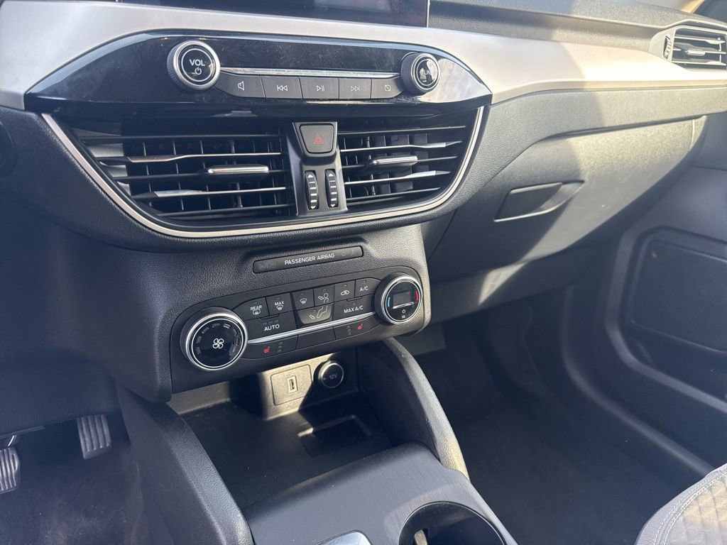 Certified 2020 Ford Escape SE image 16