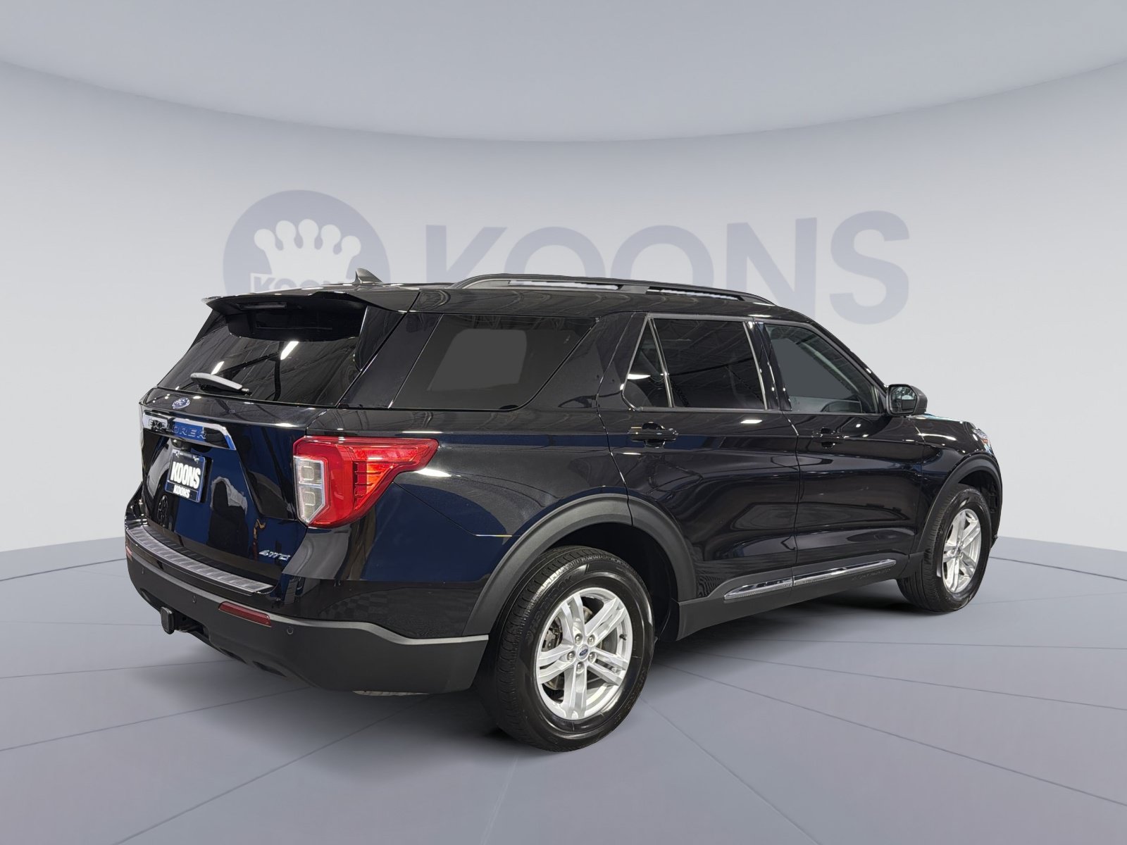 Certified 2024 Ford Explorer XLT w/ Class IV Trailer Tow Package AWD/4WD image 7