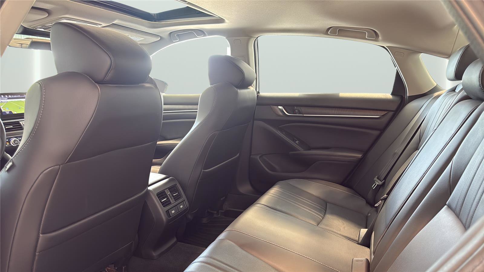 Used 2021 Honda Accord Touring image 19