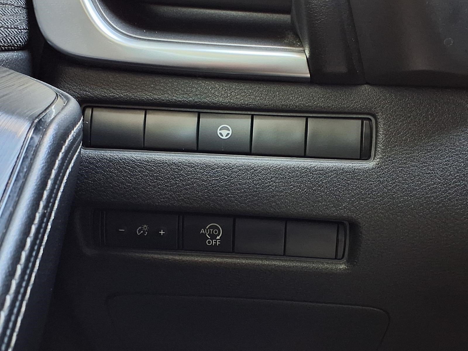 Used 2023 Nissan Rogue SV FWD image 23