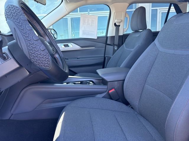 Certified 2025 Ford Explorer Active image 12