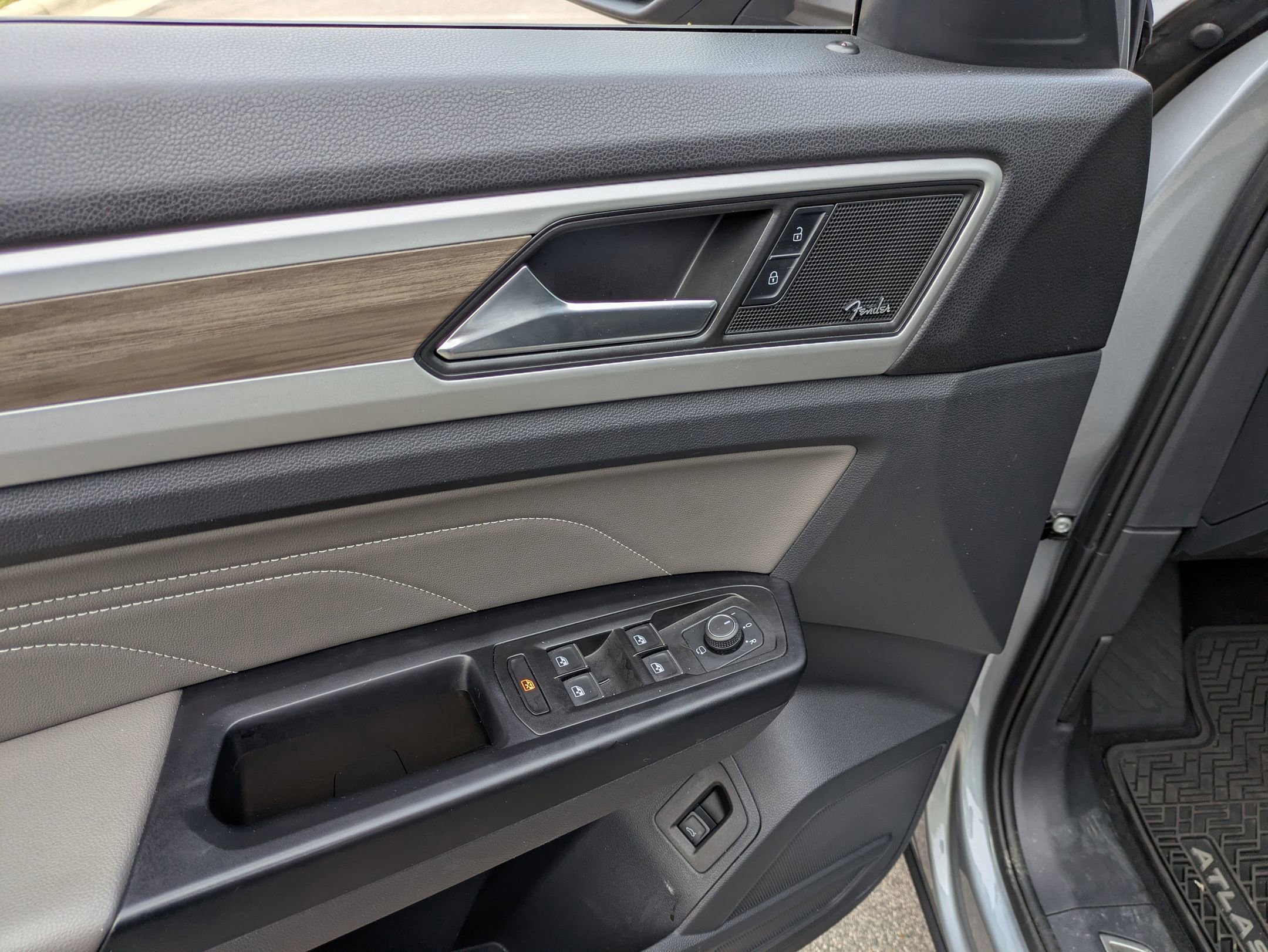 Used 2021 Volkswagen Atlas SEL Premium image 16