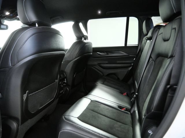 Used 2024 Jeep Grand Cherokee Altitude AWD/4WD image 13