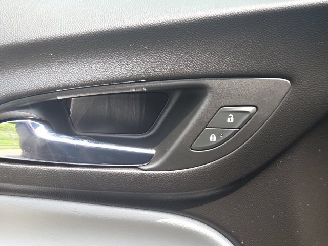 Used 2024 Chevrolet Equinox LT w/ Driver Convenience Package FWD image 23