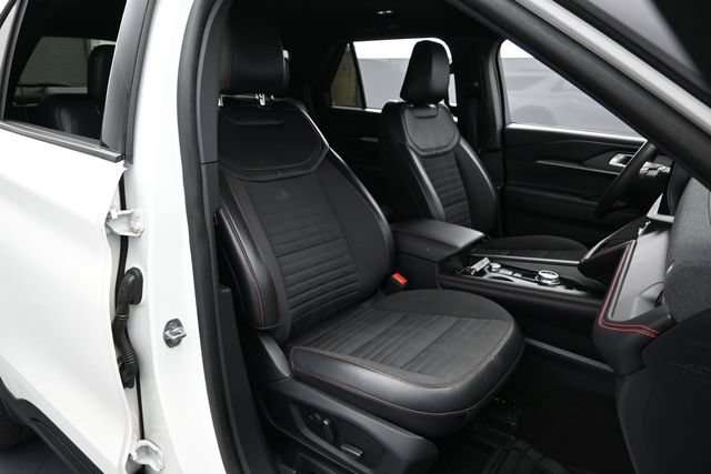 Certified 2025 Ford Explorer ST-Line AWD/4WD image 31