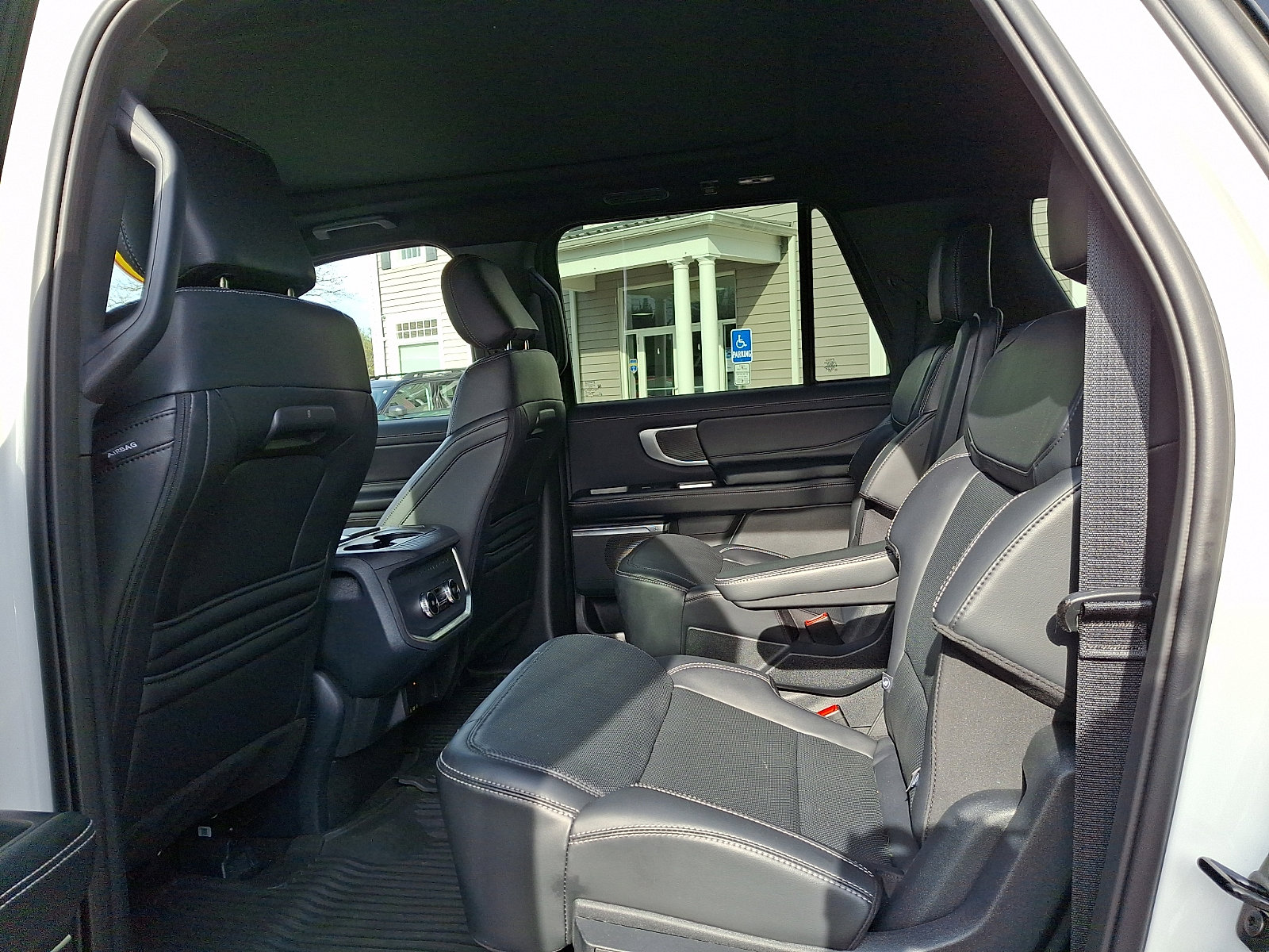 Certified 2025 Ford Expedition Max Platinum w/ Stealth Appearance Package image 11