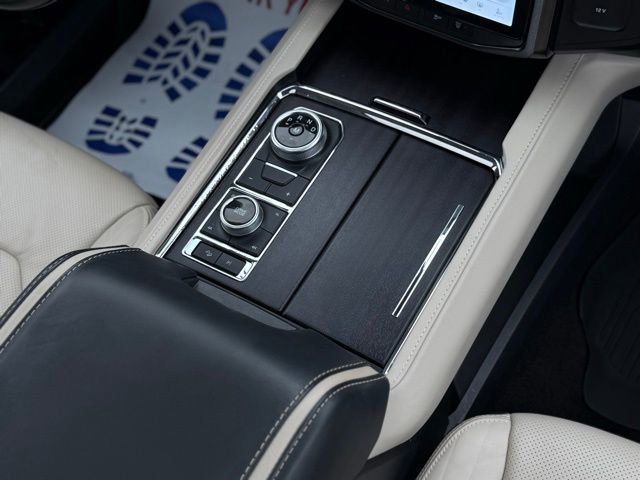Certified 2022 Ford Expedition Platinum image 35