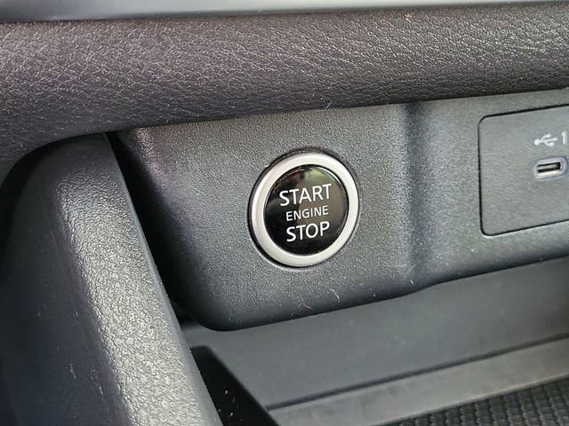 Used 2023 Nissan Rogue SV image 15