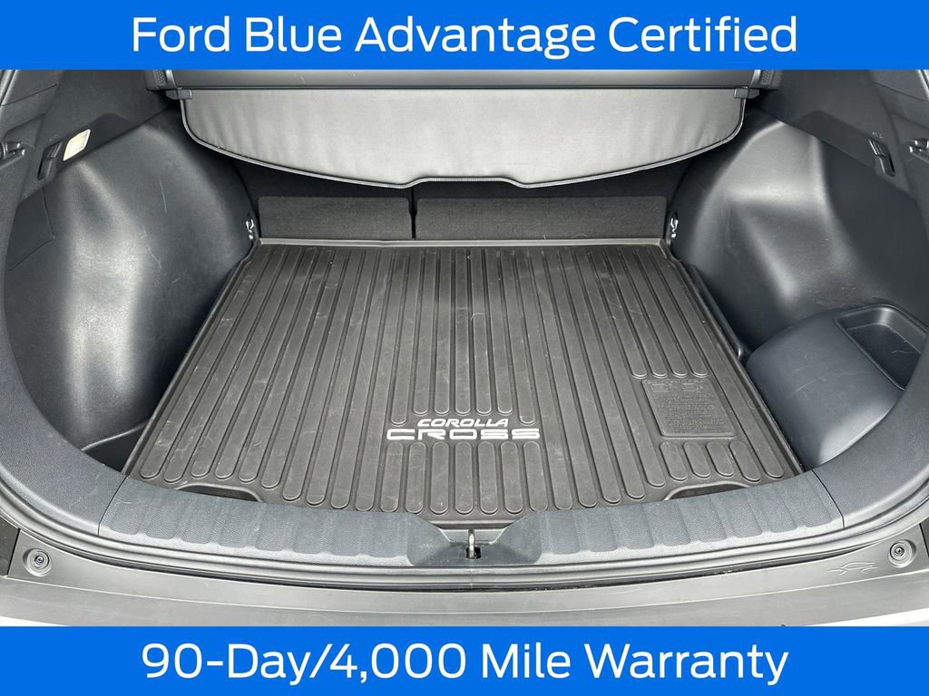 Used 2024 Toyota Corolla Cross XSE w/ Convenience Package AWD/4WD image 11