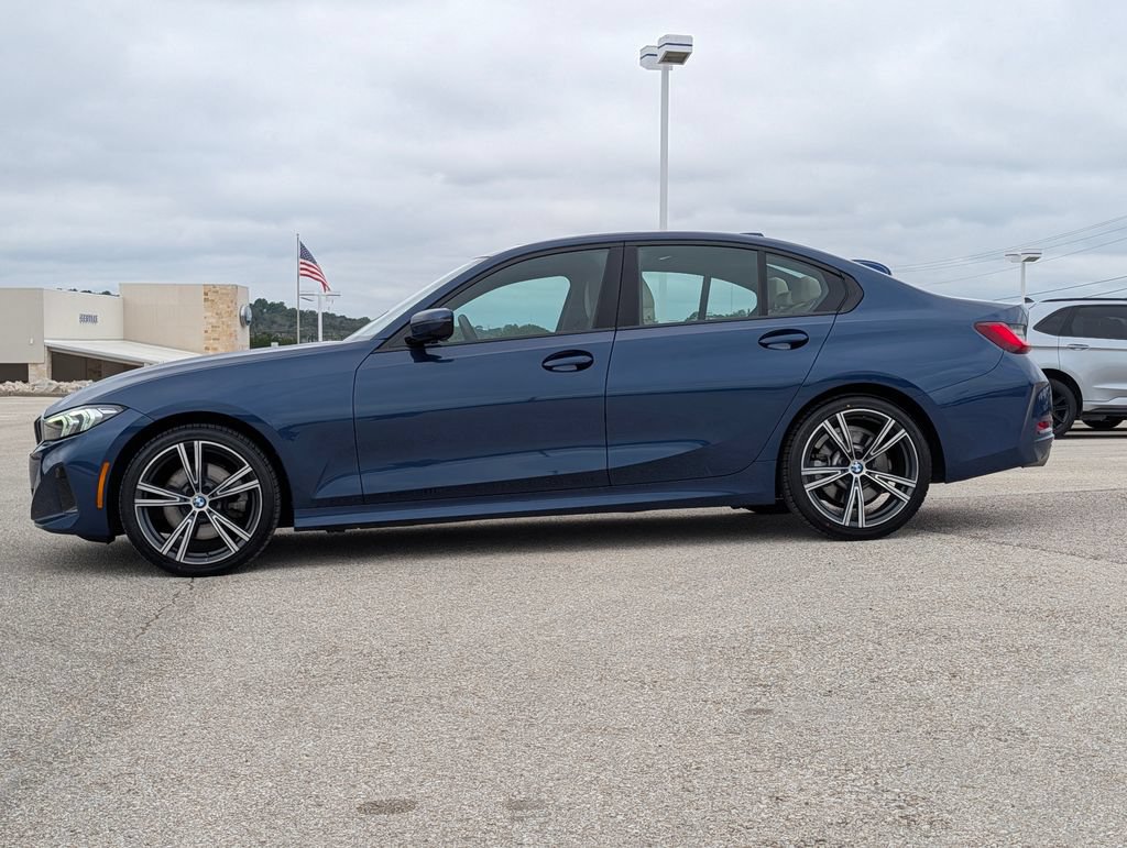 Used 2023 BMW 330i Sedan w/ Driving Assistance Package RWD image 5