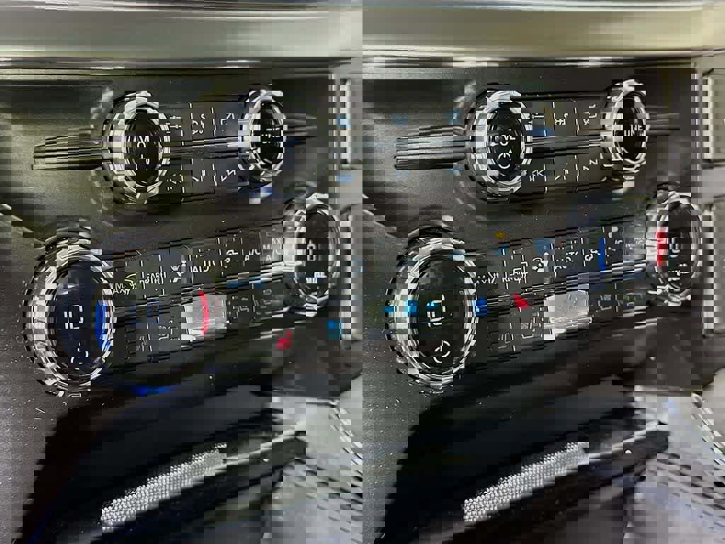 Certified 2021 Ford F150 Lariat image 21