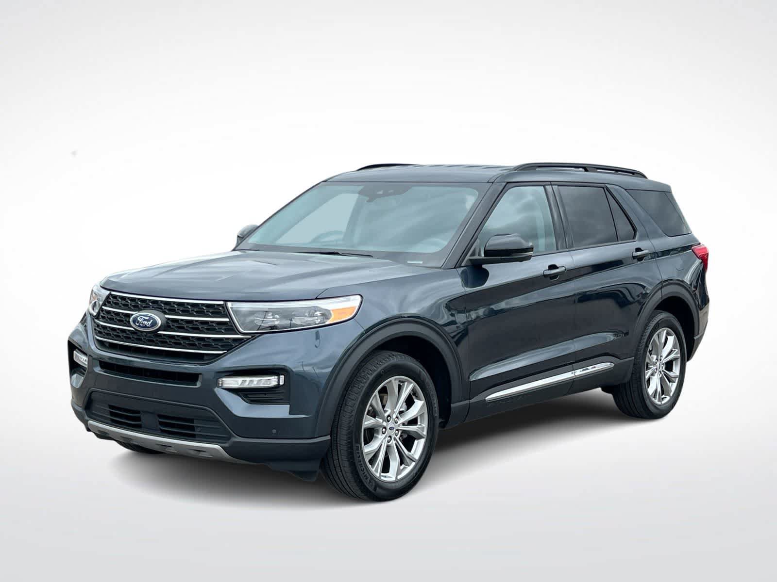 Certified 2023 Ford Explorer XLT w/ Equipment Group 202A AWD/4WD image 4