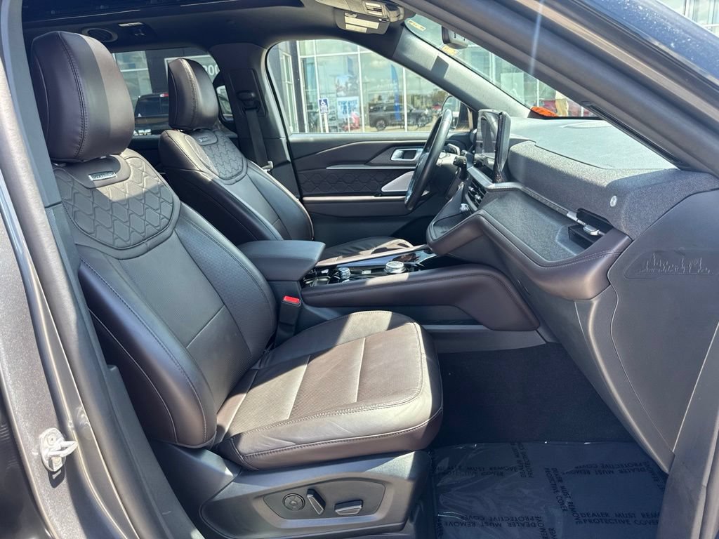 Certified 2025 Ford Explorer Platinum w/ LUX Leather Package AWD/4WD image 11
