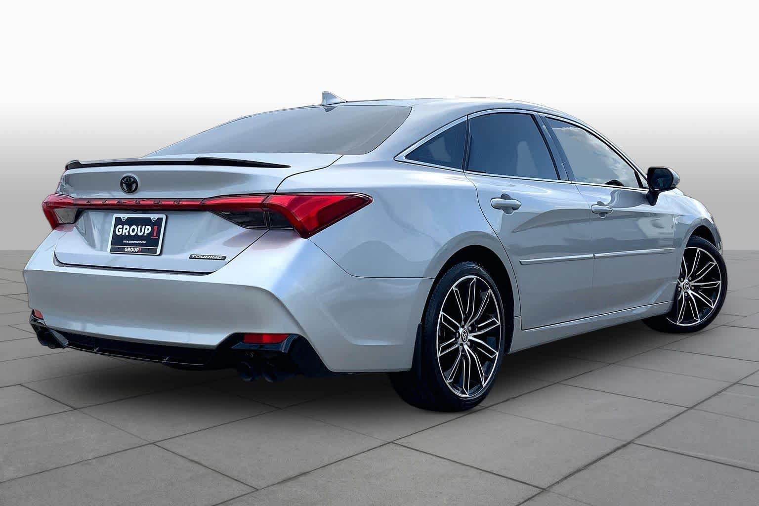 Used 2021 Toyota Avalon Touring FWD image 13